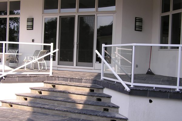 36”RH Glass Rail & Handrail in Gloss White