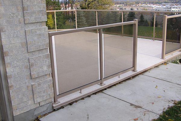 Glass Rail in WeatherRail Tan with Bronze glass/ Classic Plus Beachwood Weatherdek