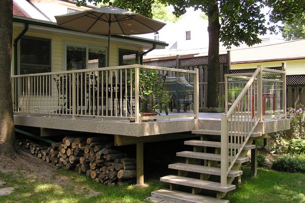 36”RH Glass & Picket Combination in Railing Beige/Designer Plus Natural Weatherdek